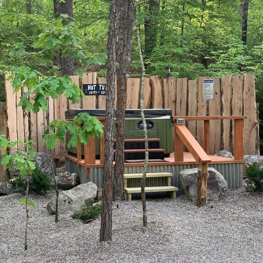 Fox Pass Cabins Bed and Breakfast Hot Springs Esterno foto