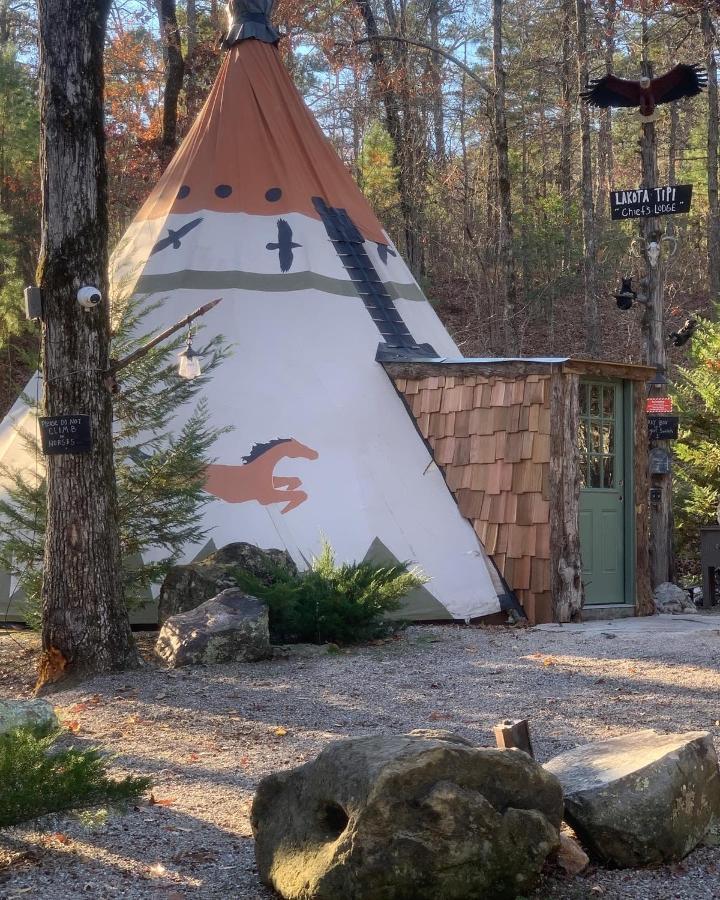 Fox Pass Cabins Bed and Breakfast Hot Springs Esterno foto
