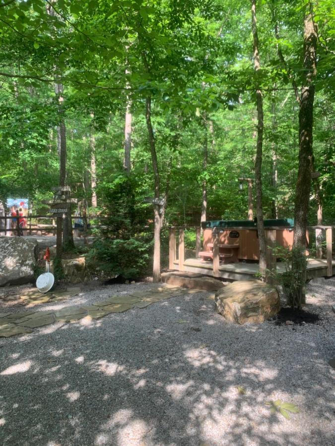 Fox Pass Cabins Bed and Breakfast Hot Springs Esterno foto