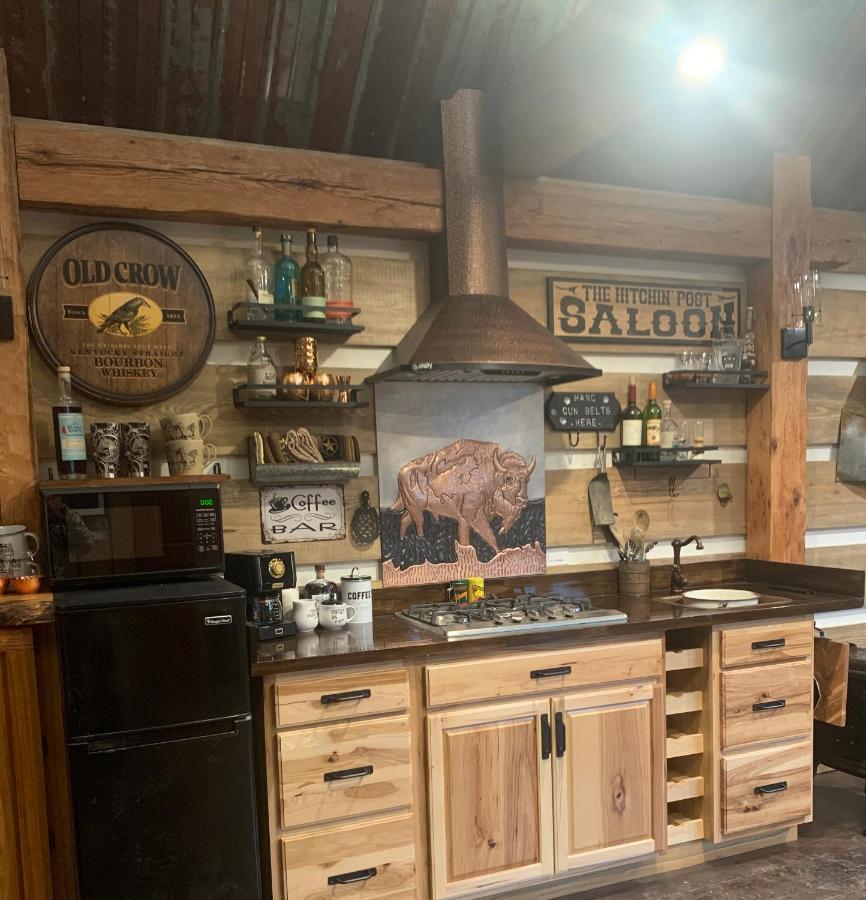 Fox Pass Cabins Bed and Breakfast Hot Springs Esterno foto