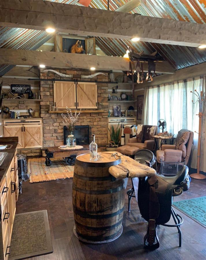 Fox Pass Cabins Bed and Breakfast Hot Springs Esterno foto