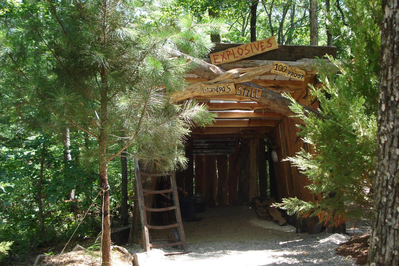 Fox Pass Cabins Bed and Breakfast Hot Springs Esterno foto