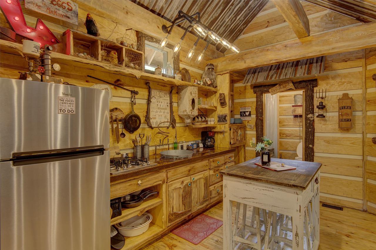 Fox Pass Cabins Bed and Breakfast Hot Springs Esterno foto