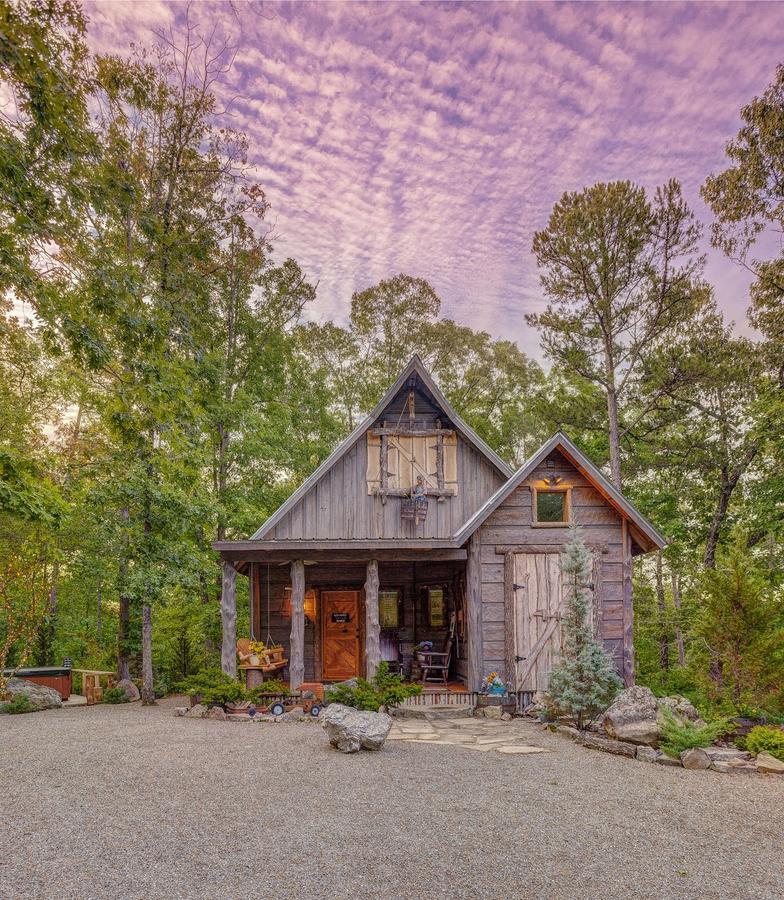 Fox Pass Cabins Bed and Breakfast Hot Springs Esterno foto