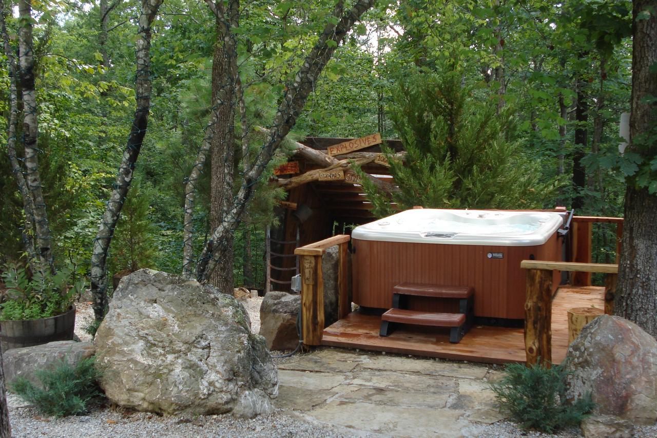 Fox Pass Cabins Bed and Breakfast Hot Springs Esterno foto