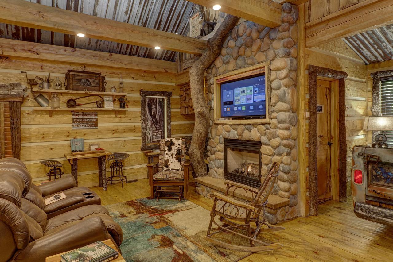 Fox Pass Cabins Bed and Breakfast Hot Springs Esterno foto