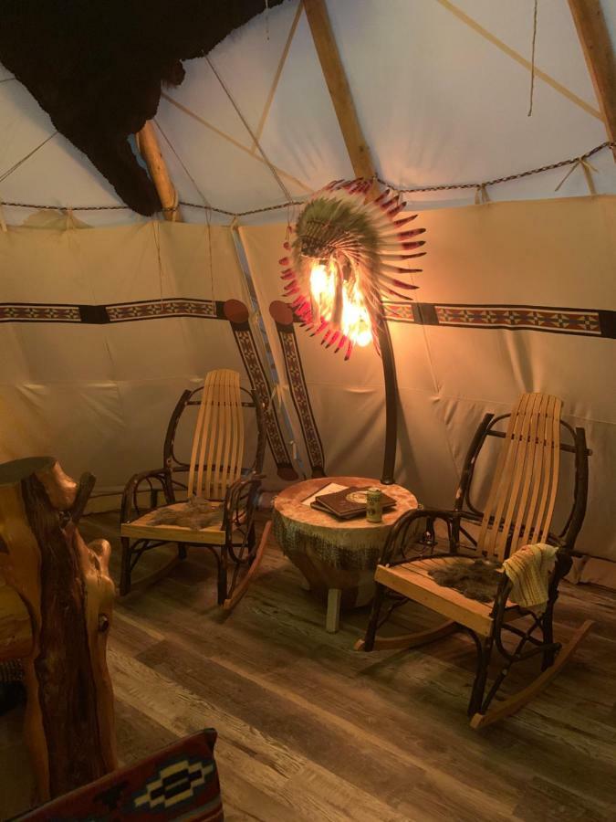 Fox Pass Cabins Bed and Breakfast Hot Springs Esterno foto